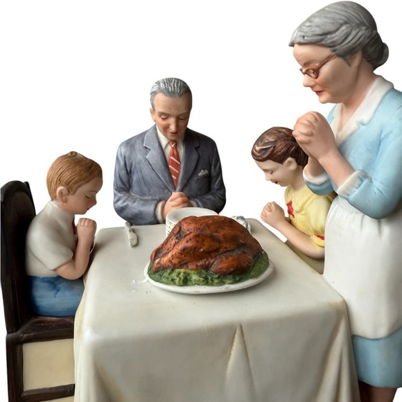 Norman Rockwell "Giving Thanks" Porcelain Figurine Thanksgiving Theme: AUTHENTIC - Picture 2 of 9